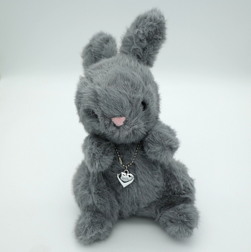 Λούτρινος Γκρι Λαγός με Καρδούλα – 25cm